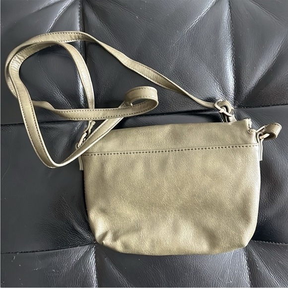 Kenneth Cole Reaction Olive Crossbody Bag - Picture 3 of 5